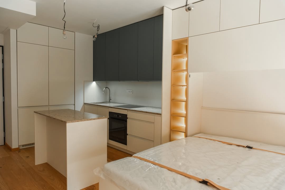 Kuchyňa Eukaliptovo zelená & Béžová Matt | Laminát DTD, MDF + Akryl, Umelý kameň | Bratislava