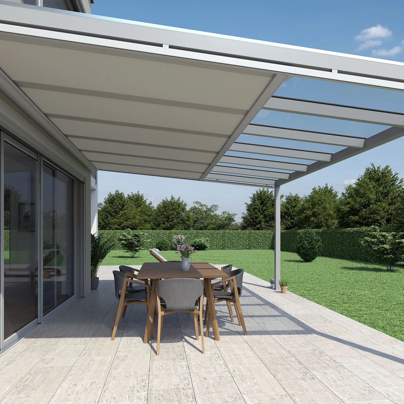 Sklenená strešná pergola s podsklenenou markízou Xlight na terase moderného domu
