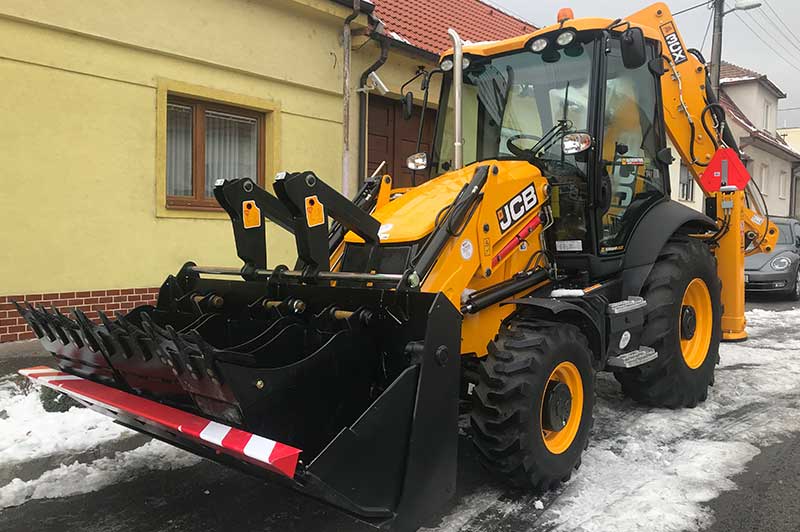 Rýpadlo-nakladač JCB