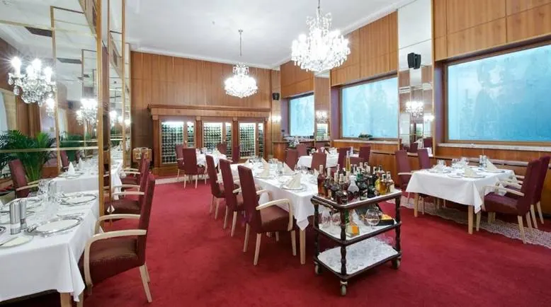 Francúzska reštaurácia Hotela Devín