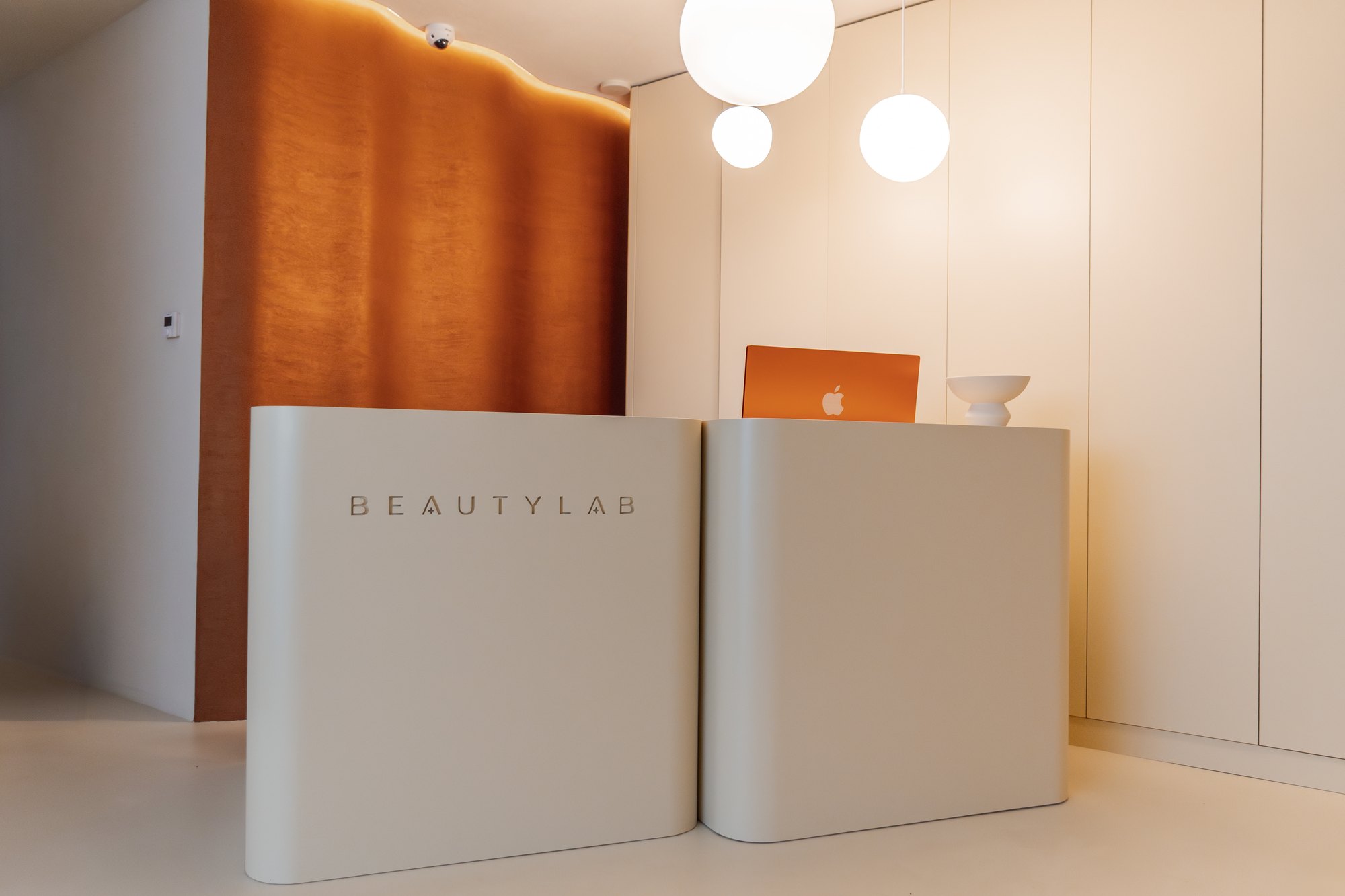 Beauty Lab | Bavlna | Laminát DTD & Lakovaná MDF | Bratislava